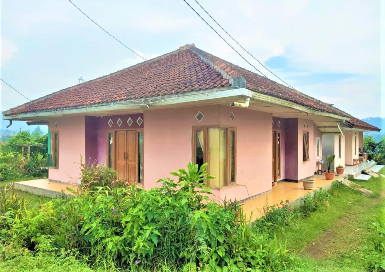 Villa Lembang Bunda Cikareumbi Luaran gambar